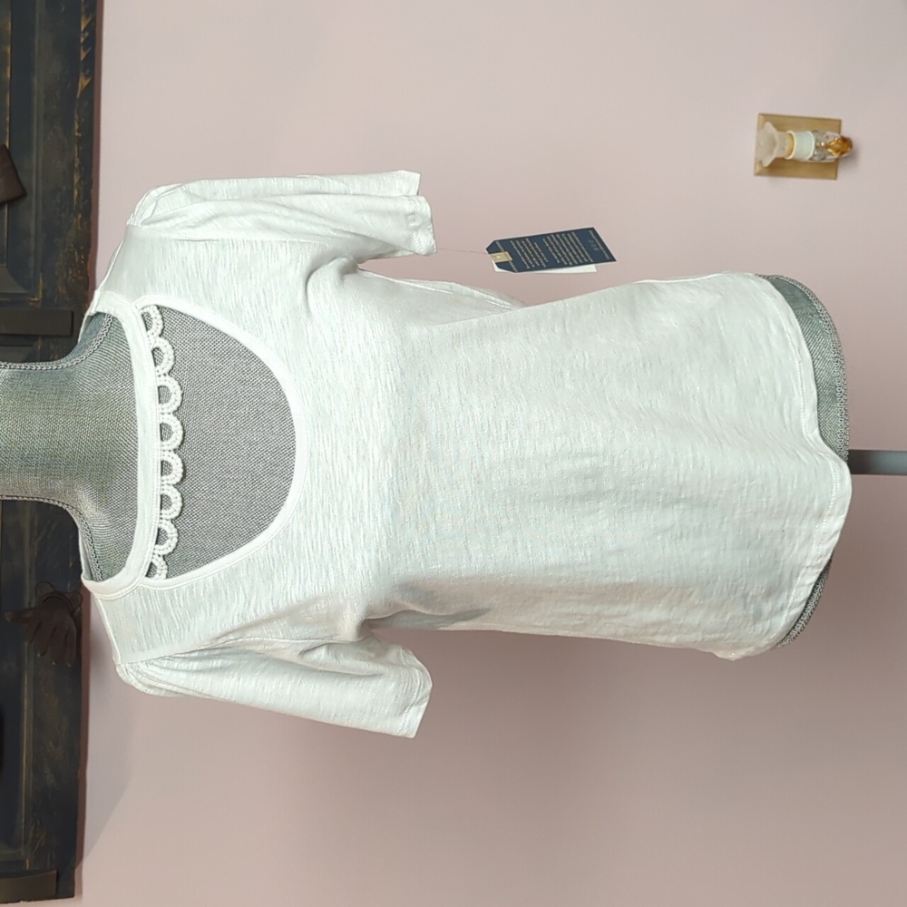 Democracy white top. NWT